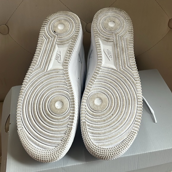 Air Force 1s - Picture 2 of 4